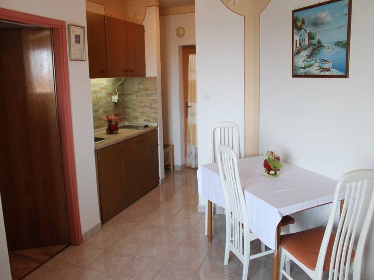 Rental apartment with pool & garden — photo 5