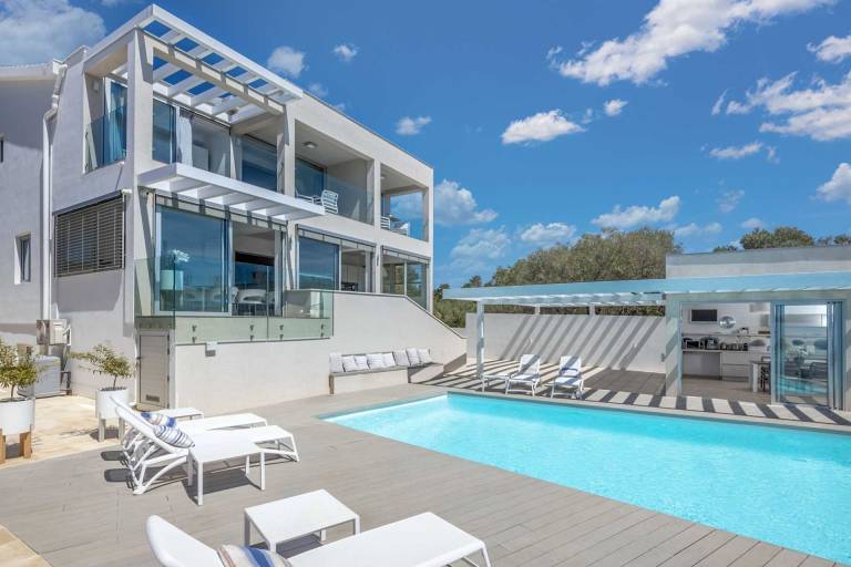 Villa with terrace, pool & yard | Pool view — photo 2