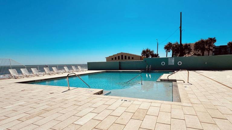 Beachline Breeze on the Strip — photo 3