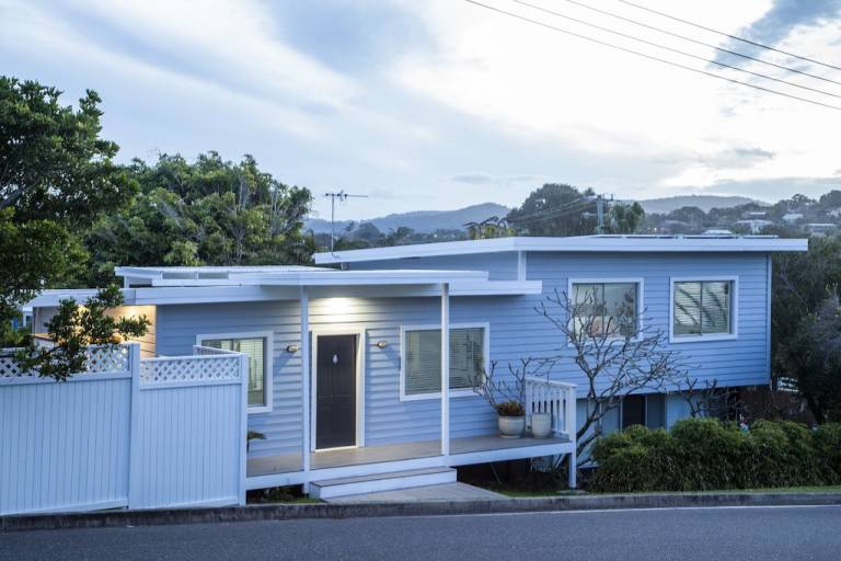 House Stuarts Point