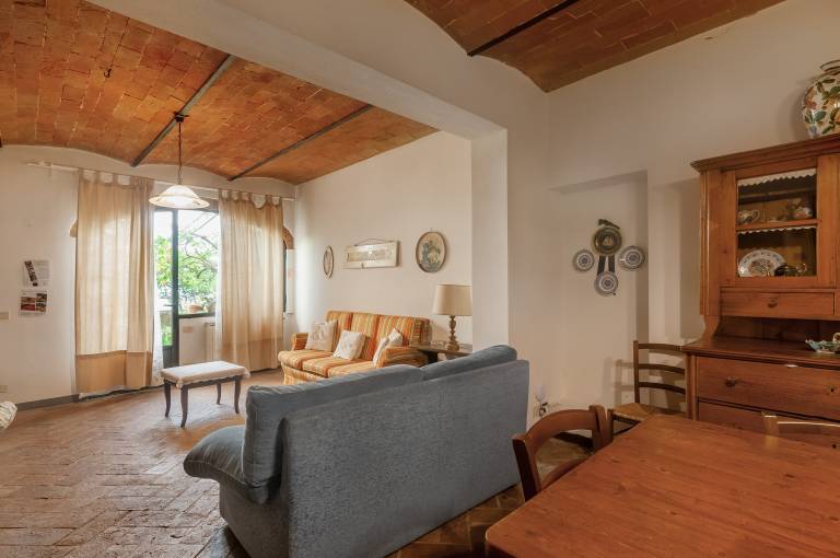 Limonaia – Elegant Tuscan Apartment with Spacious Rooms, Pool, and Relaxation — photo 5
