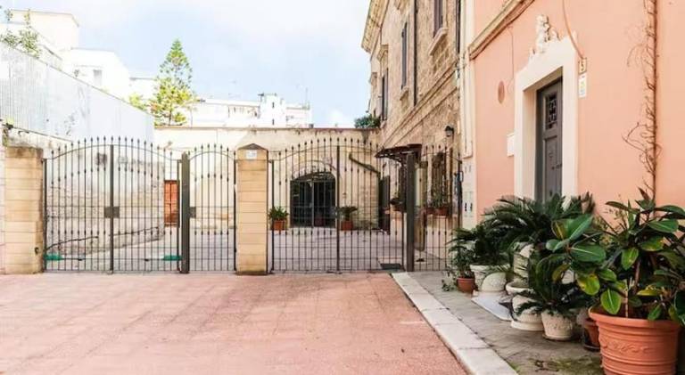 Rental apartment with 1 room for 2 persons in Bari