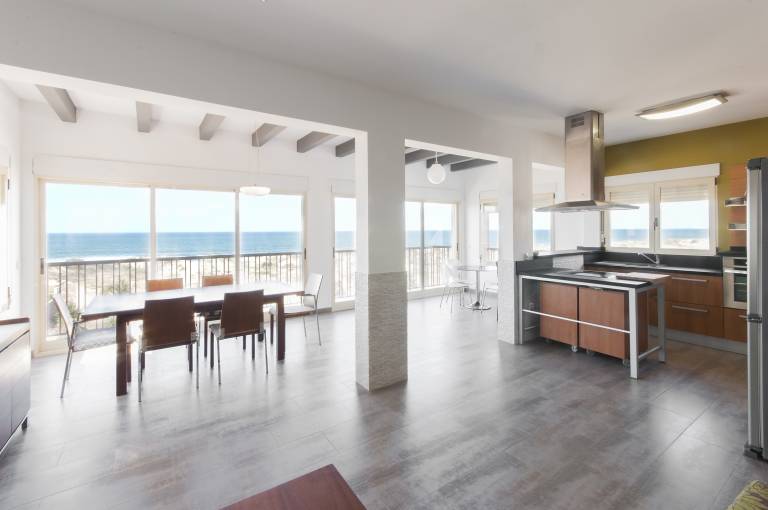 Apartment with yard, patio & barbeque in València