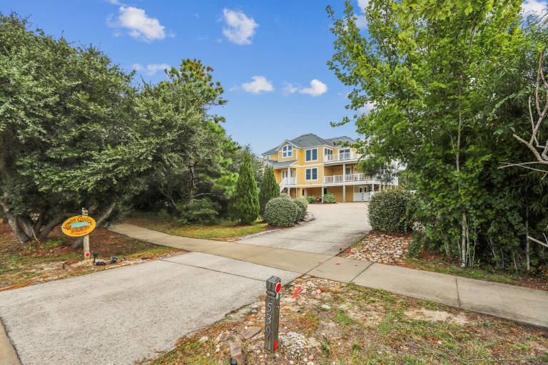 House with hot tub, sauna & private pool in Outer Banks, NC