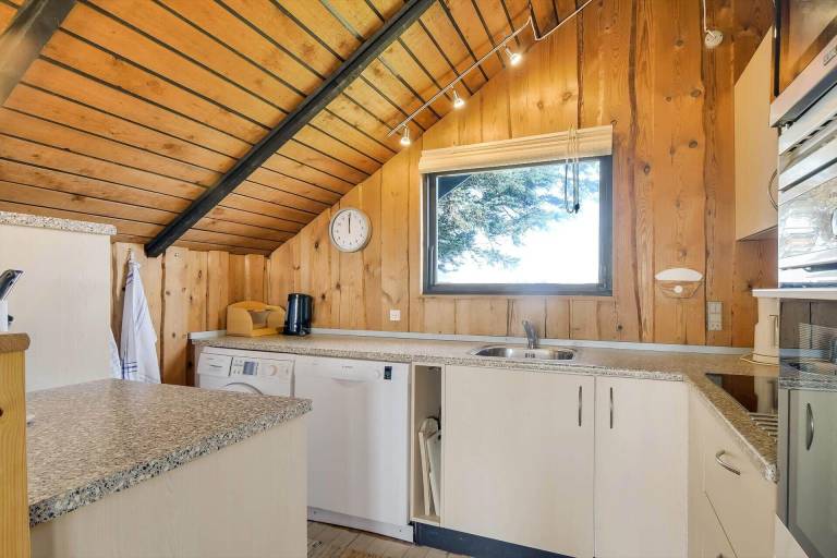 Vacation home with terrace & barbecue — photo 2