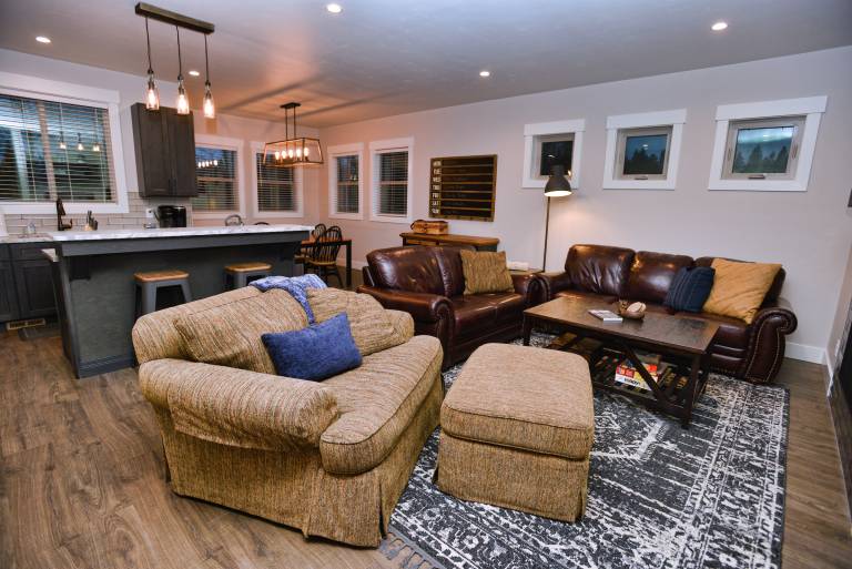 Home on the Range - Premium Golf Course Home - Pet Friendly - Upgraded Finishes — photo 5
