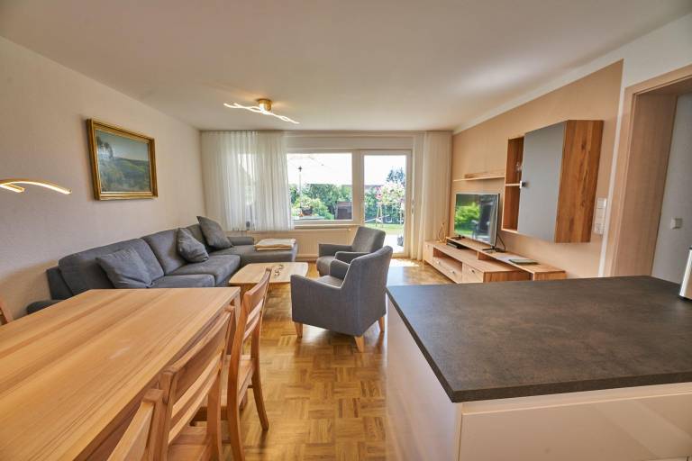 Family-friendly rental apartment with patio, garden & barbeque | Mountain view | Pet-friendly in Goettingen