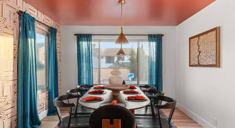 Vacation home with pool | Pets are welcome — photo 3