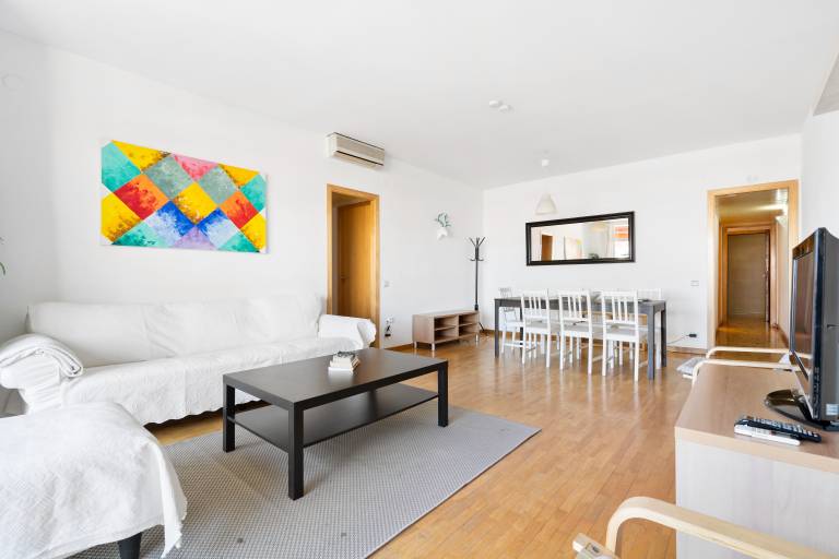 Fully equipped holiday apartment with patio | Near Sagrada Família | Perfect for remote work | Pets allowed — photo 4