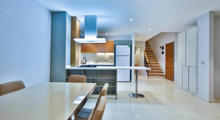 Rental apartment with garden, terrace & pool — photo 4