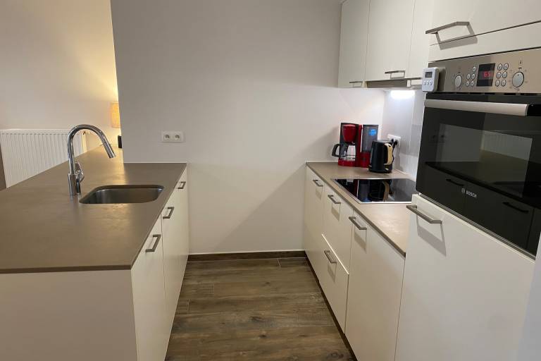Apartment with patio — photo 3