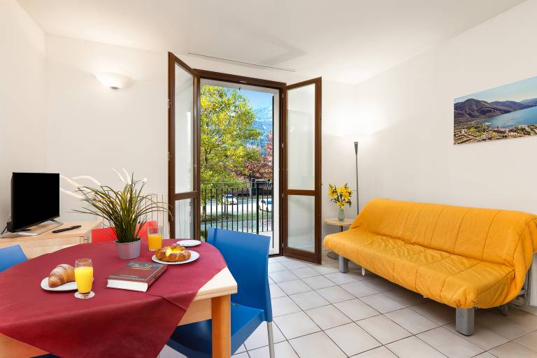 Holiday apartment with garden | Mountain view | Close to the beach | Dogs allowed in Porlezza