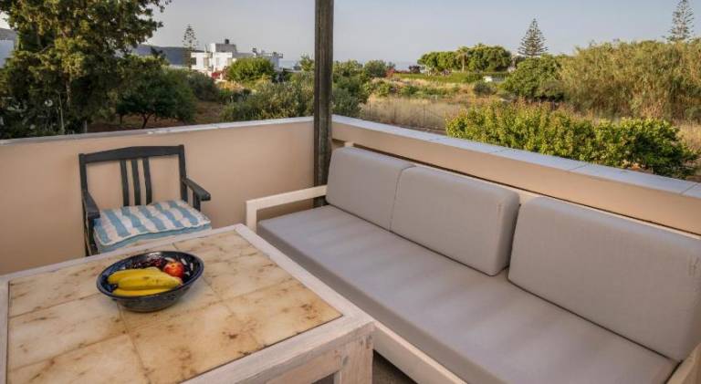 Apartment with patio & BBQ — photo 3