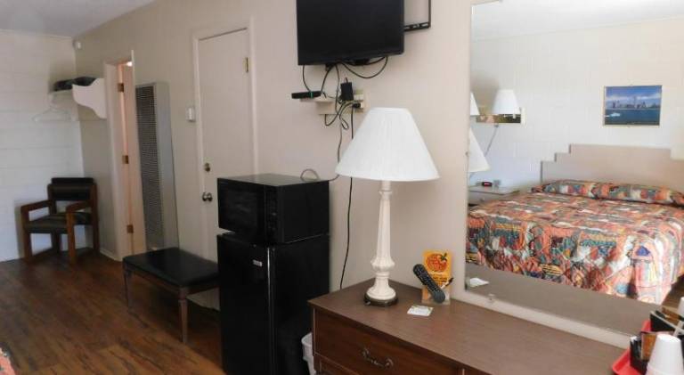 Royal Host Motel — photo 2
