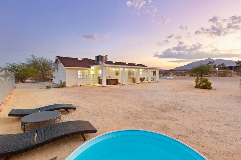 Child-friendly charming house with barbecue, jacuzzi & private pool | Mountain view | Dogs allowed — photo 2