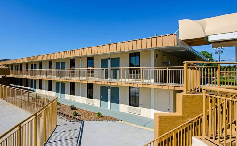 Travel Inn Bristol Near State Street — photo 3