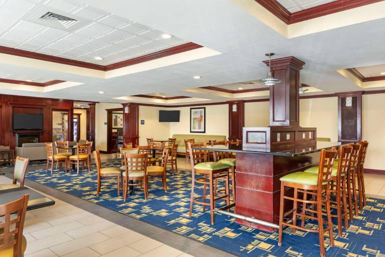 Best Western Plus Pratt — photo 5