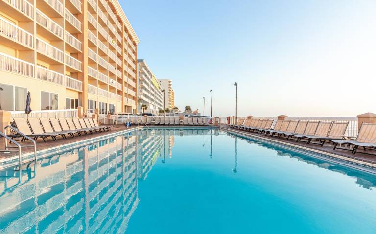 Hampton Inn Daytona Shores-Oceanfront in Daytona Beach Shores, FL