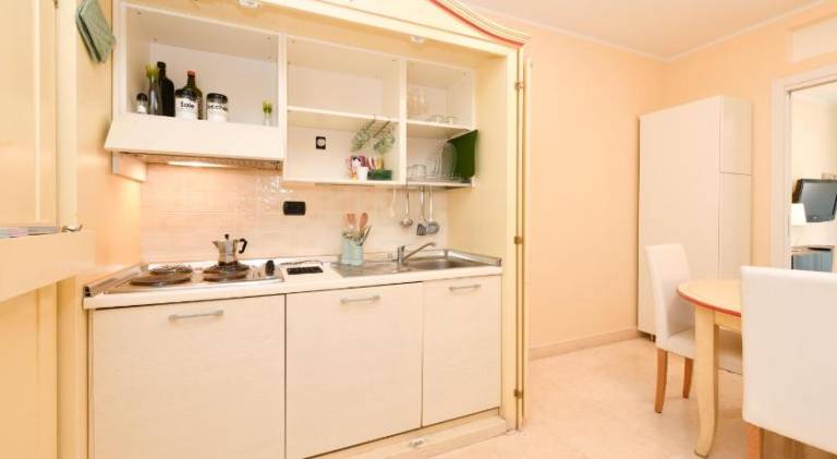 Bougainvillea for 4 people with pool and private park indoor — photo 5