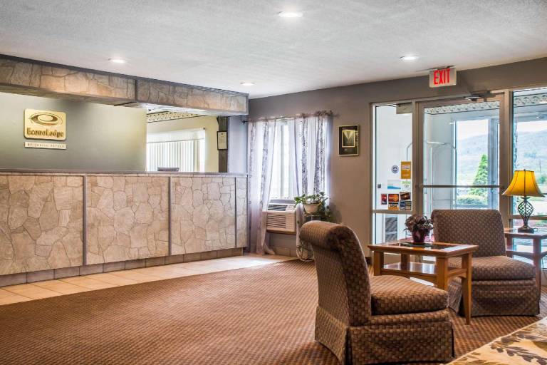 Econo Lodge Painted Post - Corning — photo 2