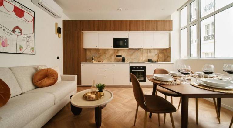 Holiday apartment with hot tub & sauna | Near Notre-Dame de Paris in Montrouge