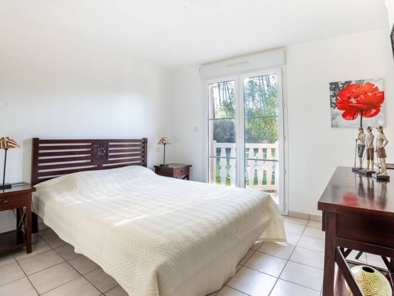Fully equipped charming house with private pool, barbecue & yard | Pets allowed — photo 5
