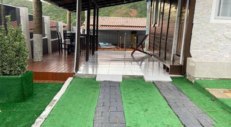 Vacation home with pool — photo 5