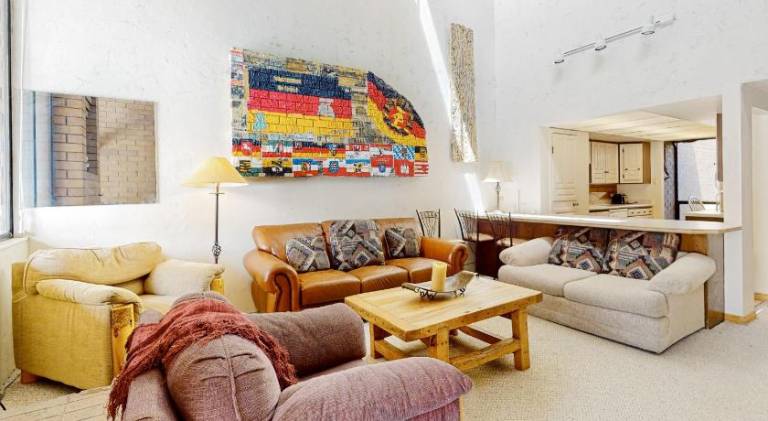Rental apartment with hot tub & pool in Park City, UT
