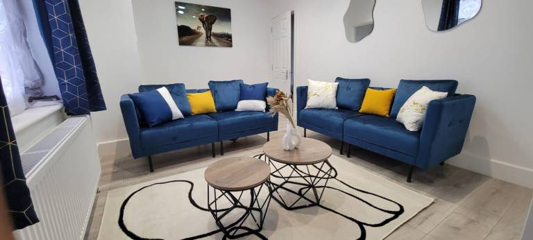 Dagenham House Sleeps 4 Garden City Centre