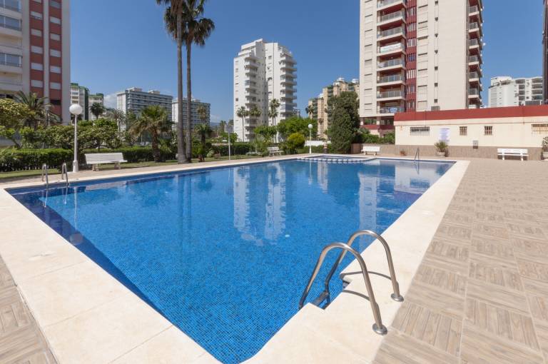 Apartment with terrace, pool & yard — photo 5