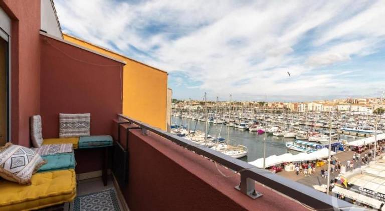 Apartment with terrace — photo 4