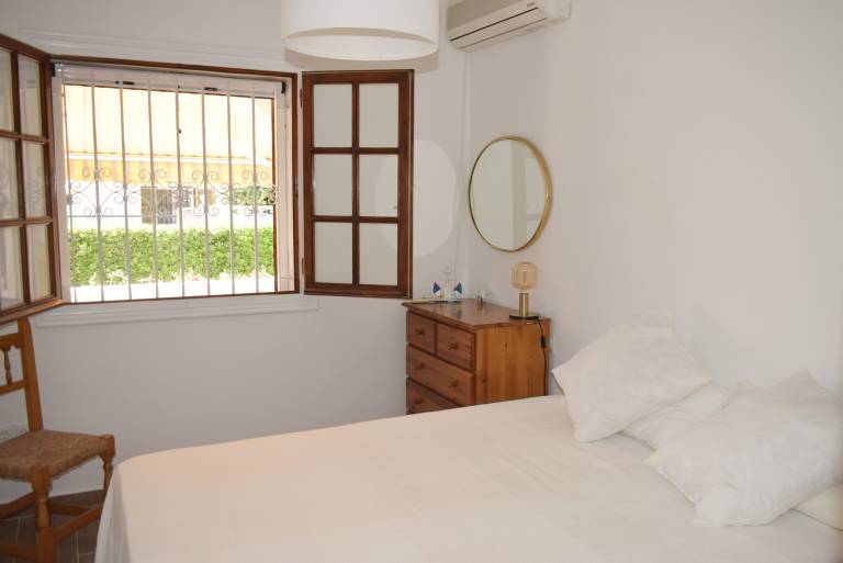 Fully equipped holiday apartment with patio, pool & yard | Pet-friendly — photo 5