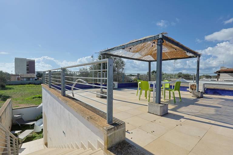 Pleasant holiday park with garden, pool & barbecue | Pet-friendly in Manduria