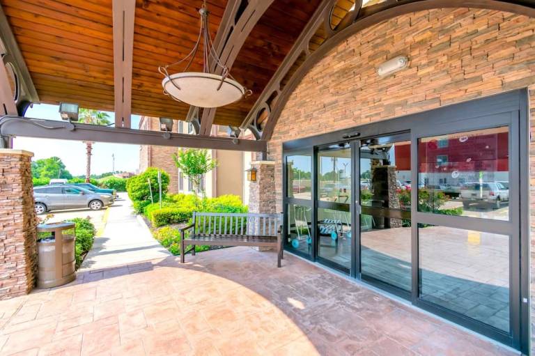 Staybridge Suites Houston IAH Beltway 8 by IHG