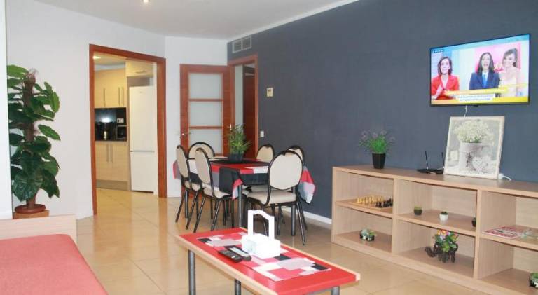 House with pool | Beach nearby | Pets allowed — photo 2