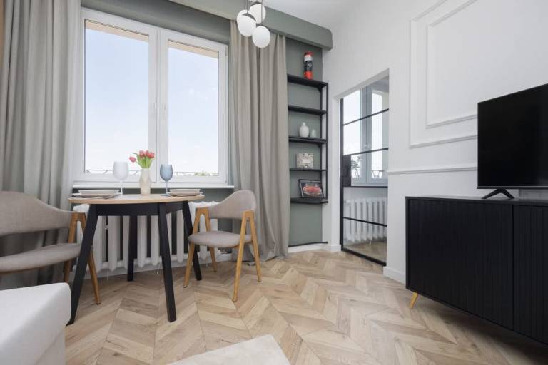 Popie uszki 13 Elegant Apartment Netflix — photo 3