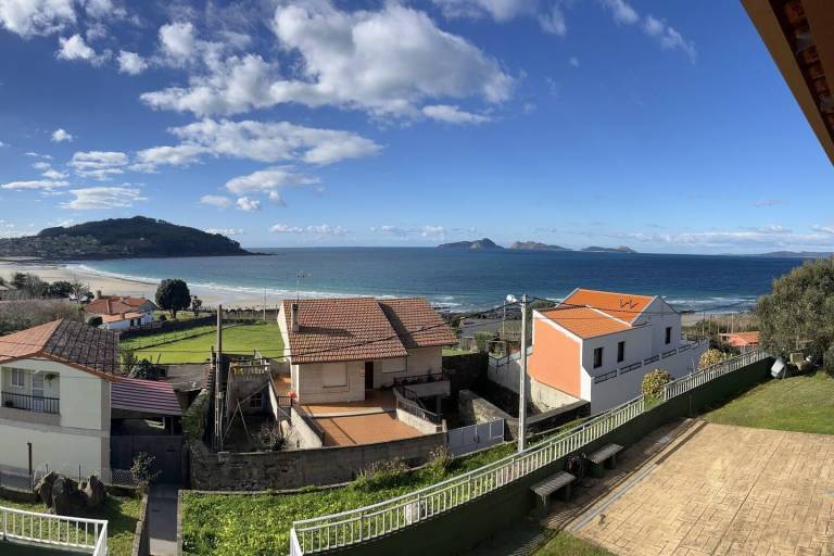 Spacious and lovely Beach House in Patos Nigran