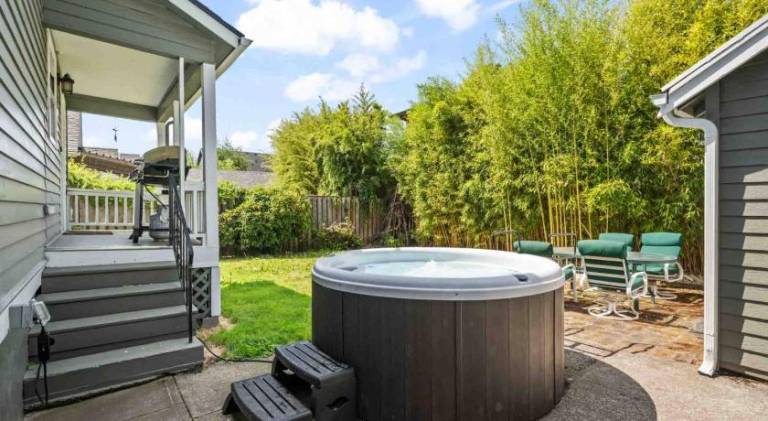 Vacation home with jacuzzi | Pet-friendly — photo 5