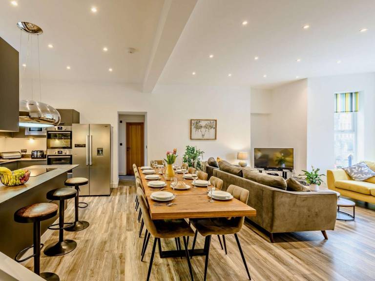 Cottage with yard & barbecue | Water view in Ilfracombe