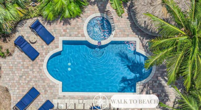 House with pool in Fort Lauderdale, FL