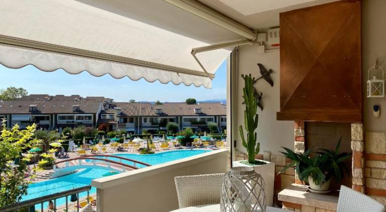 Serviced apartment with pool, terrace & barbeque — photo 2