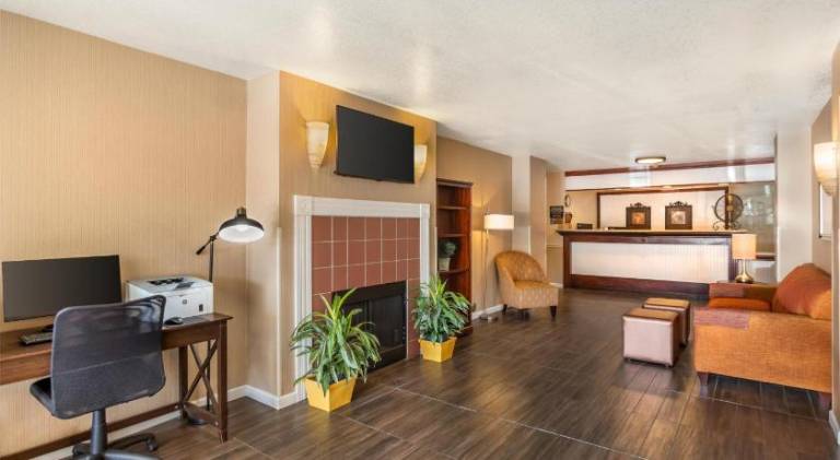 Best Western Luxury Inn — photo 3