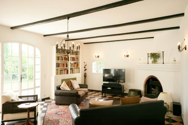 Vacation home with patio, barbeque & garden — photo 4
