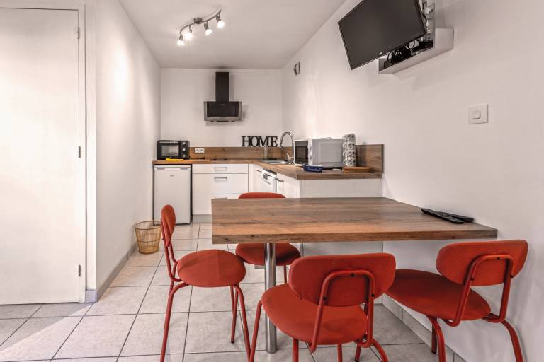 Family-oriented charming holiday apartment with patio, fast internet & barbecue | Next to the beach | Dogs allowed — photo 5