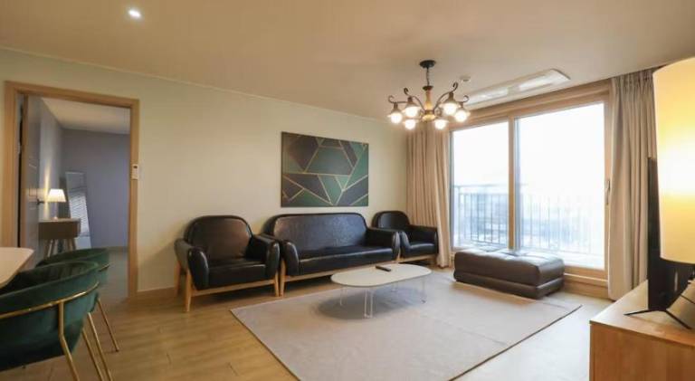 A Bridge House 1-B — photo 2