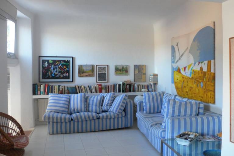Villa with patio — photo 2