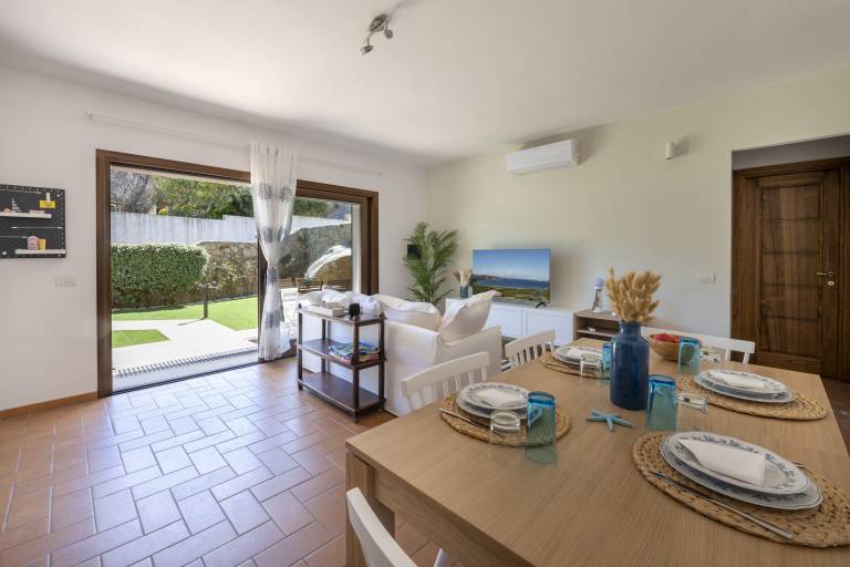 Rental apartment with pool & yard — photo 3