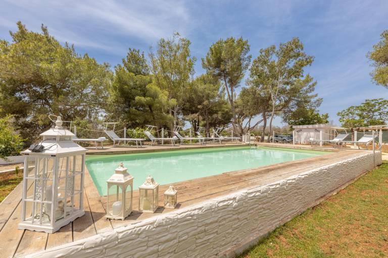 Rental apartment with yard, BBQ & pool — photo 2