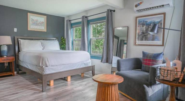 Lovely vacation home | Suitable for remote work | Pets are welcome in Oklahoma City, OK