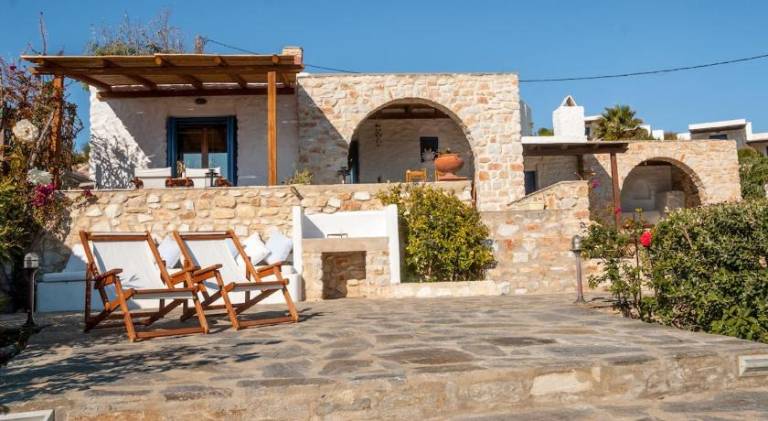 House with pool — photo 4